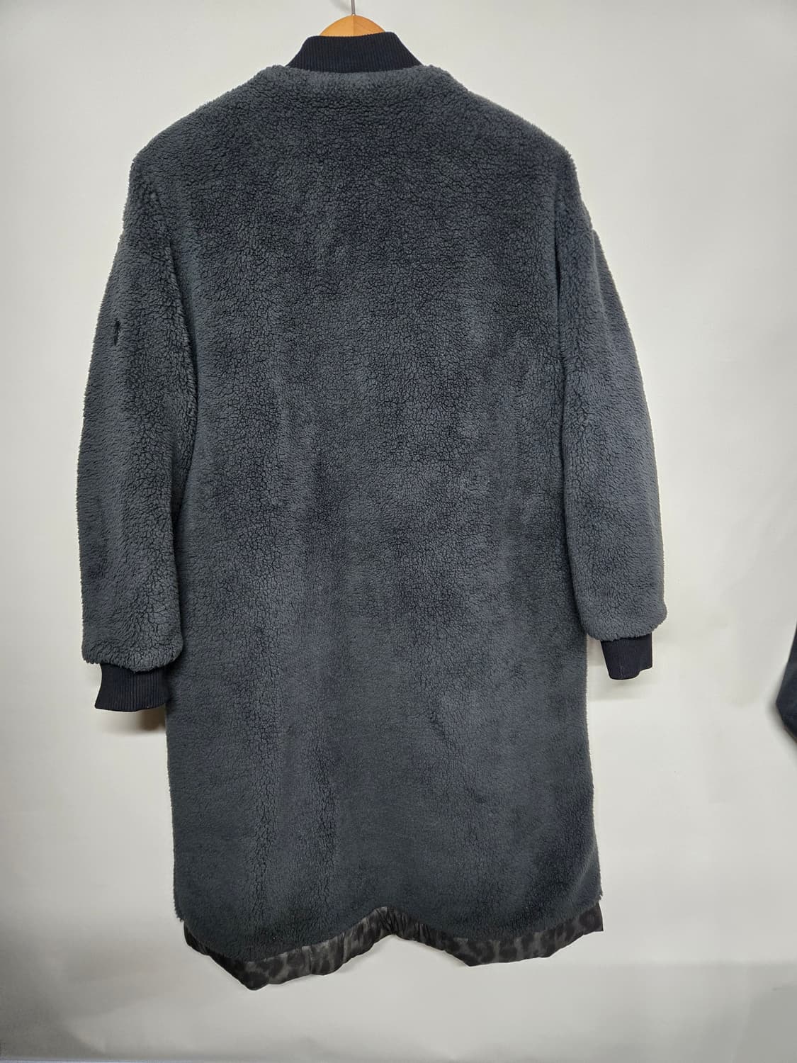 코오롱 스포츠 리버시블 양면 레오파드 시슐레이트  플리스 롱패딩 90 상품이미지4