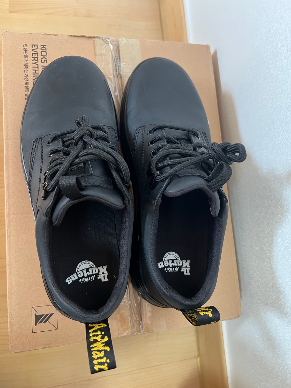 닥터마틴 리더 와이오밍 레더 유틸리티 슈즈 블랙 상품이미지5