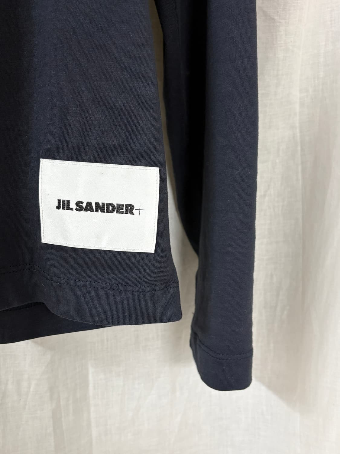 [M] 질샌더 로고 패치 롱슬리브 티셔츠 상품이미지2