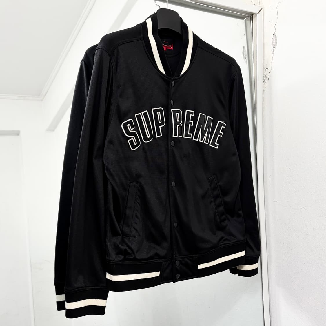 슈프림 빅로고 메쉬 바시티 자켓 상품이미지1