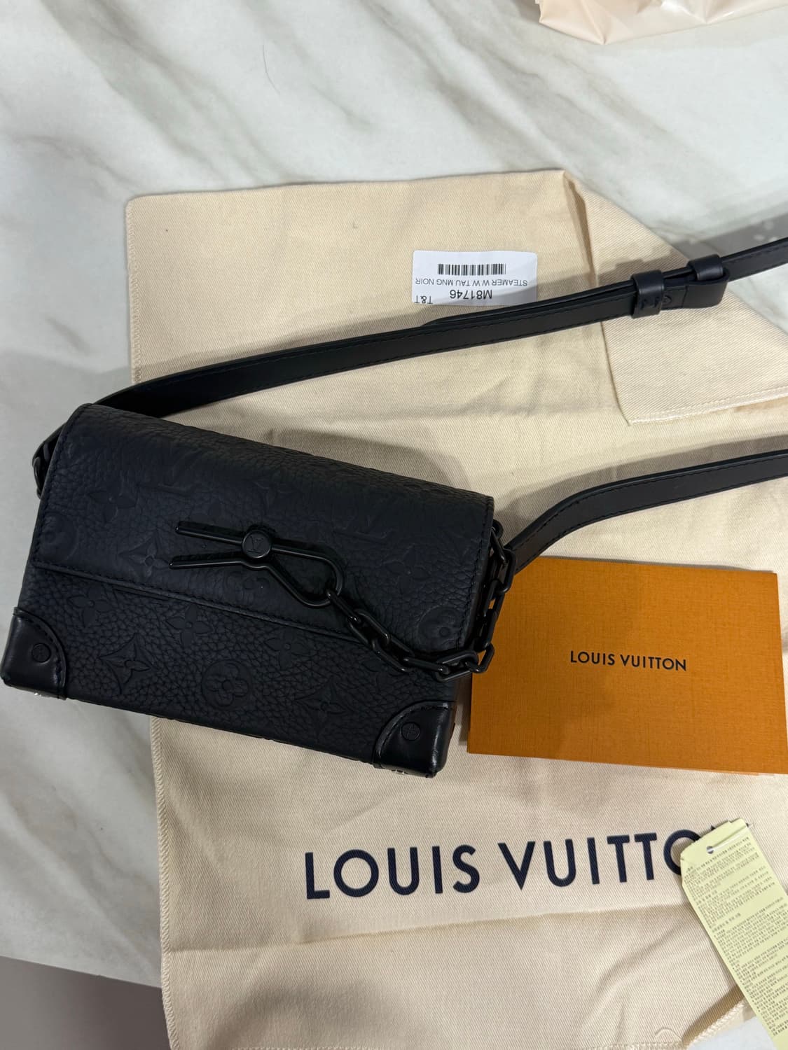 루이비통 스티머 웨어러블 월릿 상품이미지1