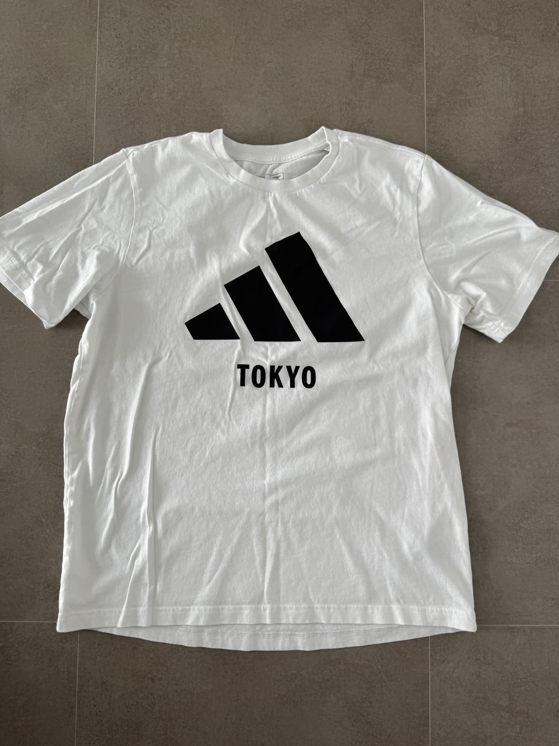 아디다스 도쿄 반팔티 상품이미지1