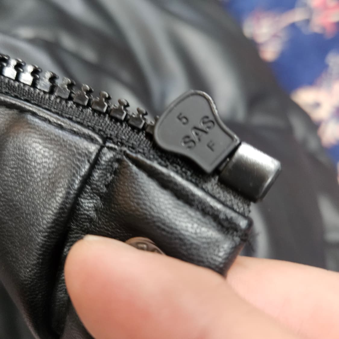 자라(ZARA) 레더 크롭 패딩 베스트 S size 상품이미지4