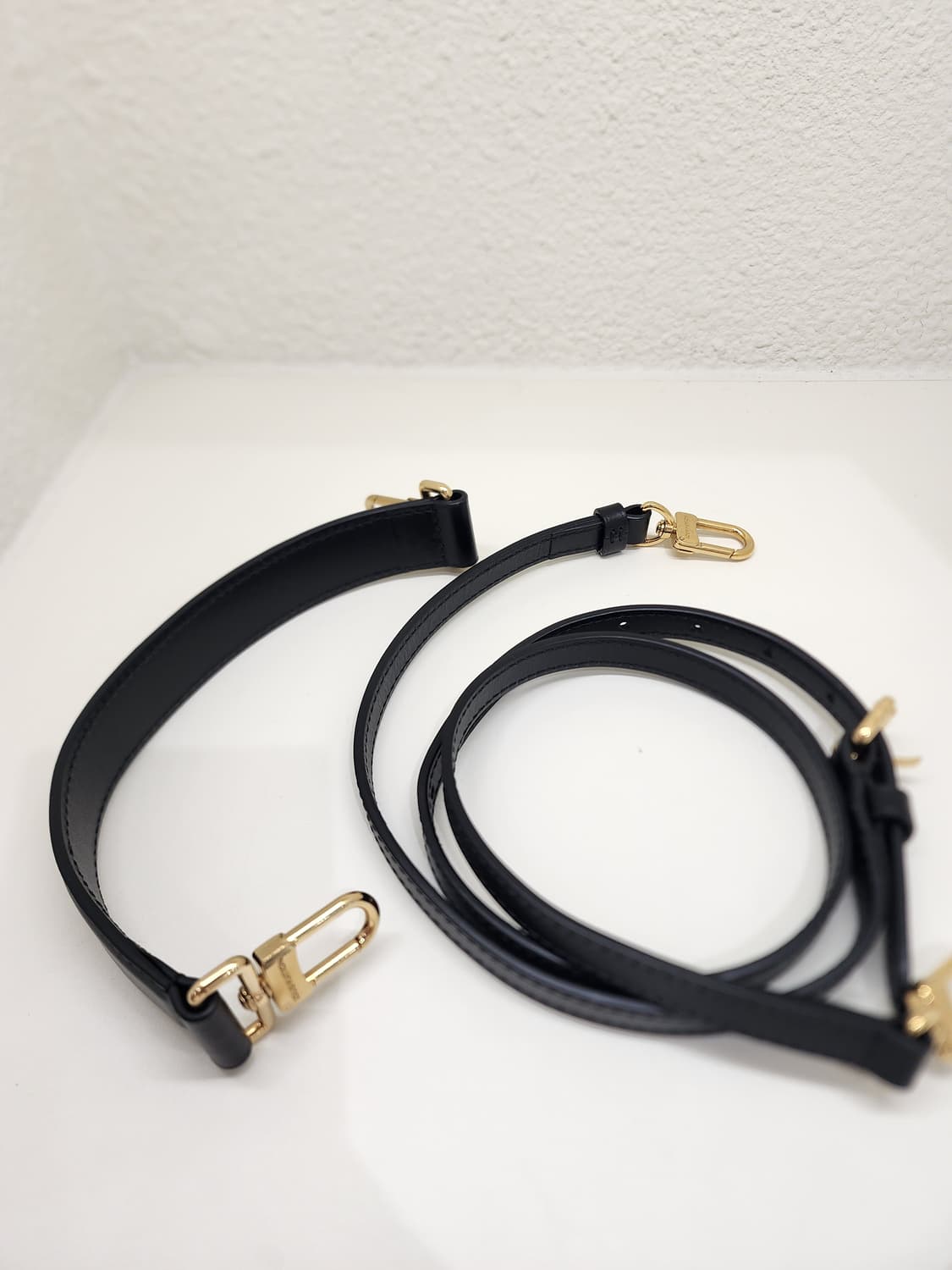 루이비통 블랙 카프스킨 사이드 트렁크 PM M23817 상품이미지9