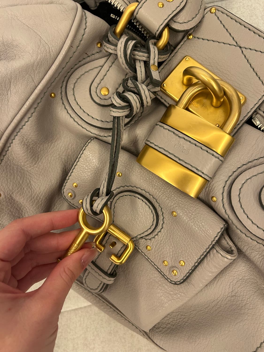 끌로에 패딩턴백 그레이 가죽 상품이미지4