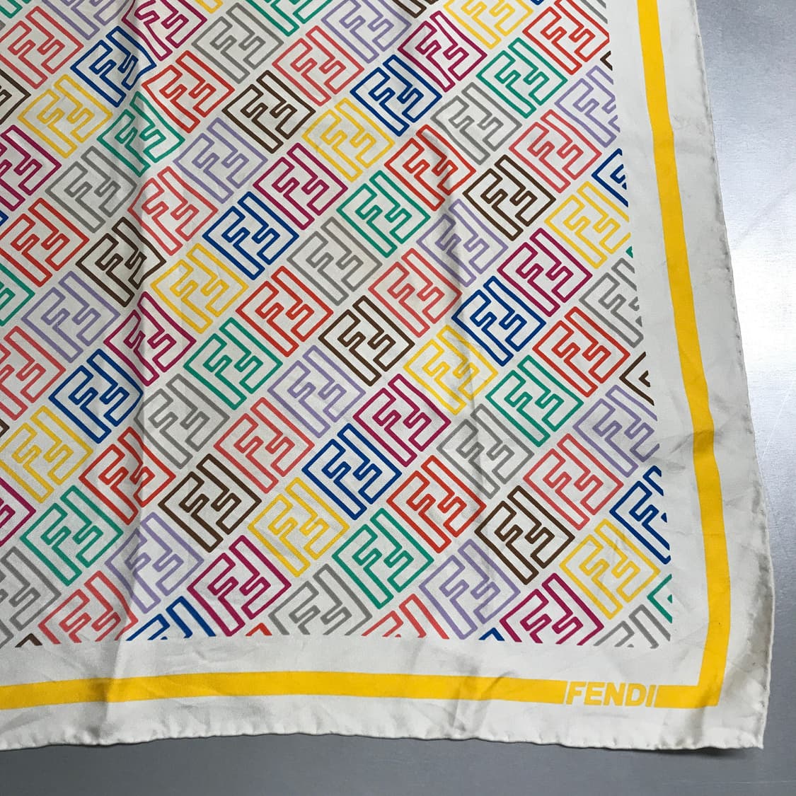 펜디 로고 실크 스카프 상품이미지4