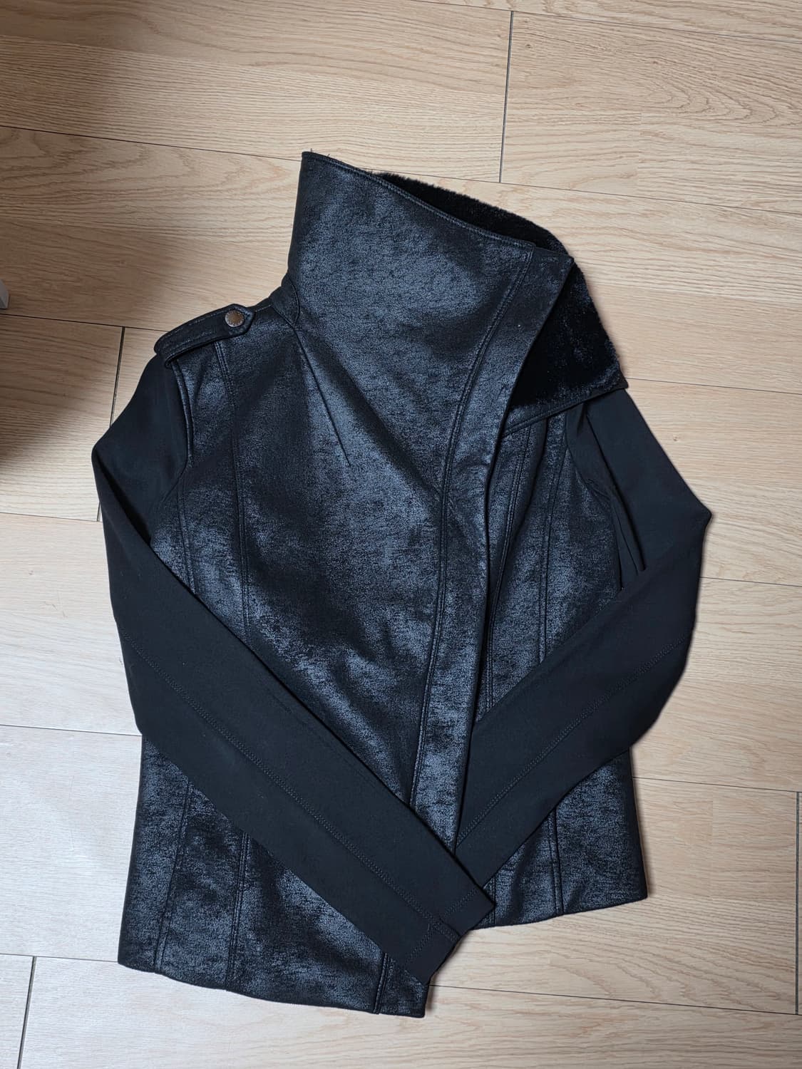 아르마니 익스체인지 하이넥 퍼 코튼레더 집업 자켓 상품이미지1