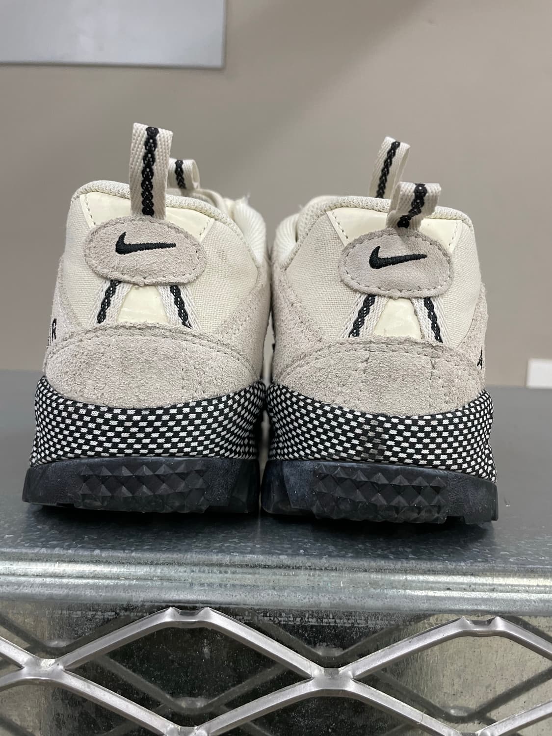 나이키 에어 휴마라 페일 아이보리 블랙 245 상품이미지3