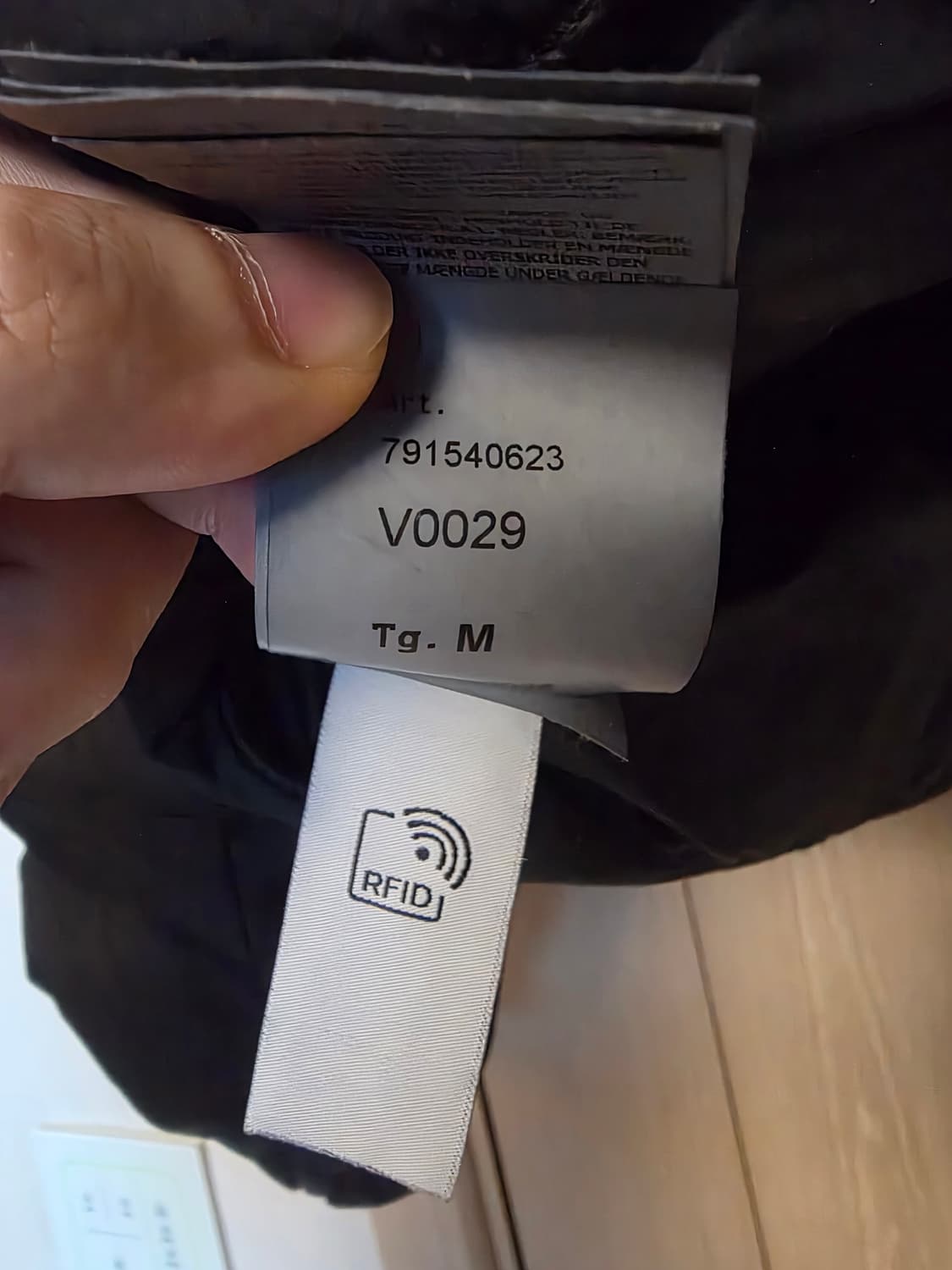 [23FW] 스톤아일랜드 크링클랩스 논후드 블랙 숏 다운 패딩 M사이즈 상품이미지9