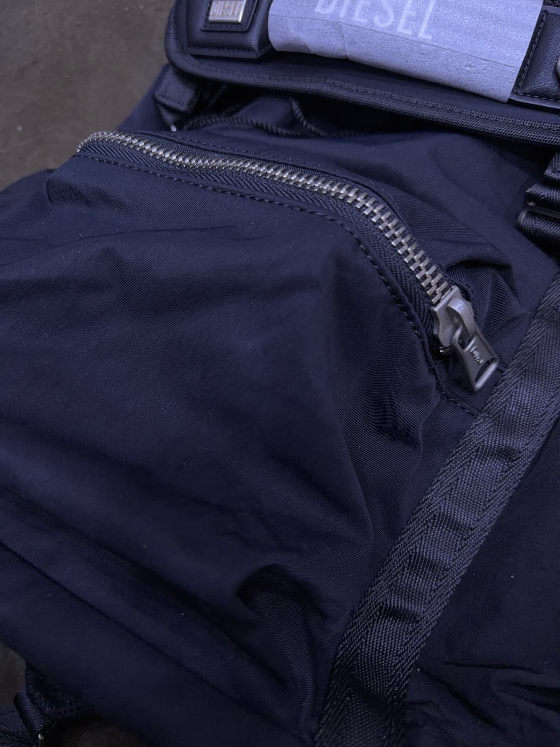 디젤 로고스 나일론 멀티포켓 백팩 블랙 상품이미지5