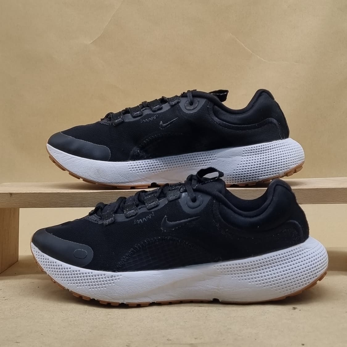 나이키 이스케이프런 여성운동화240  상품이미지1