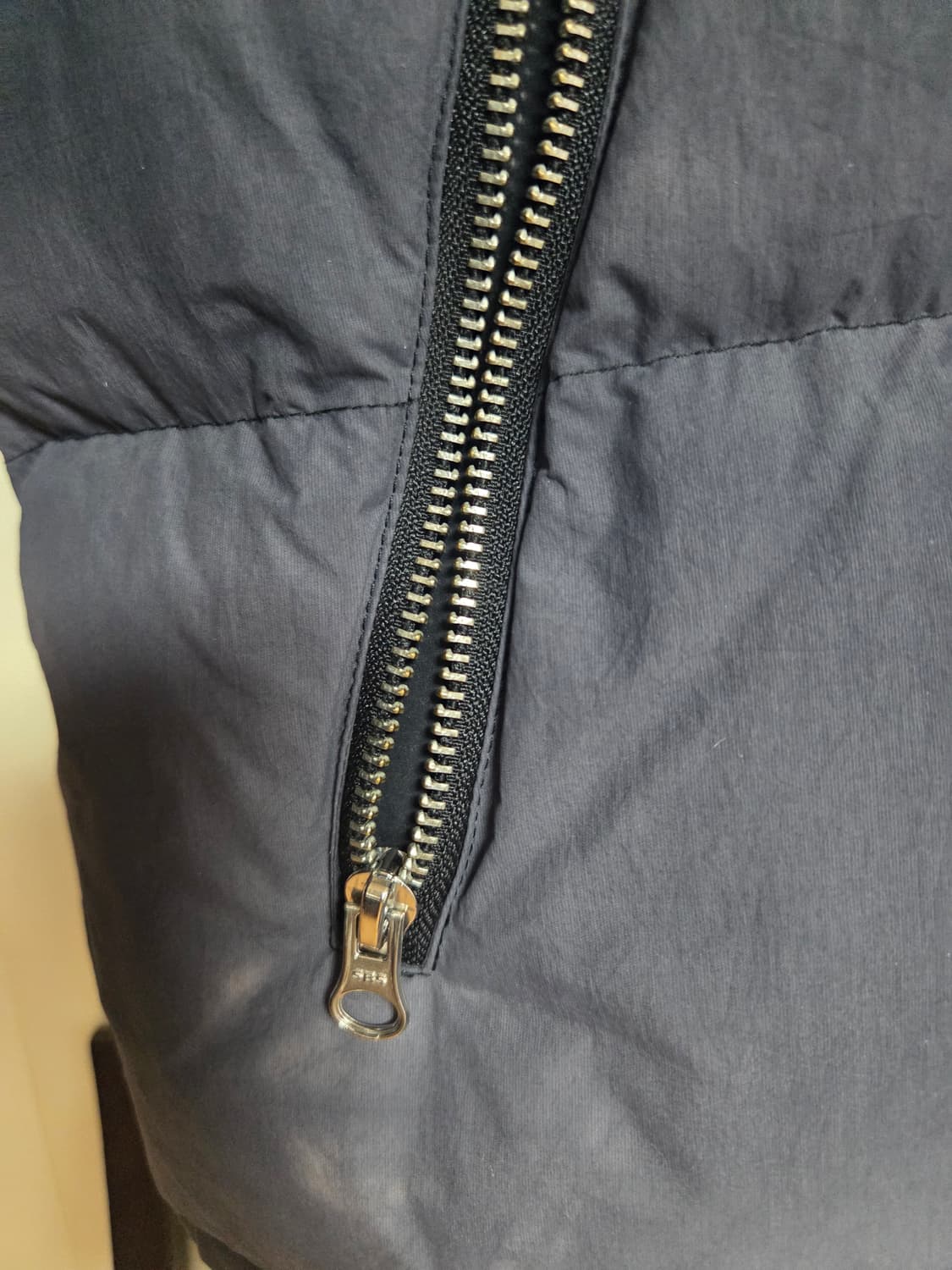 스투시 리사이클 나일론 다운 퍼퍼 빈티지 블랙 상품이미지5