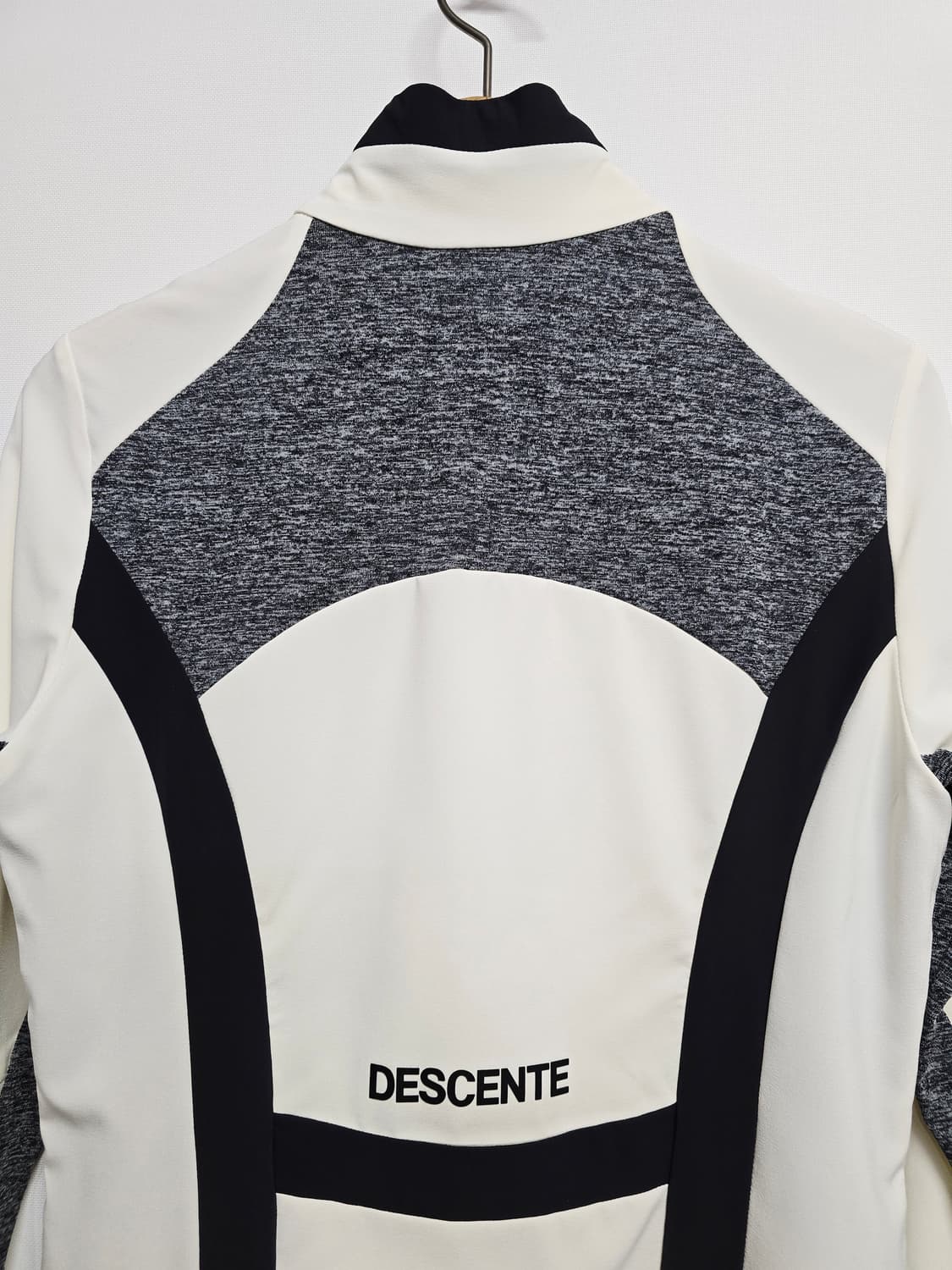 데상트 여성 아이보리 바람막이 자켓 집업 상품이미지6