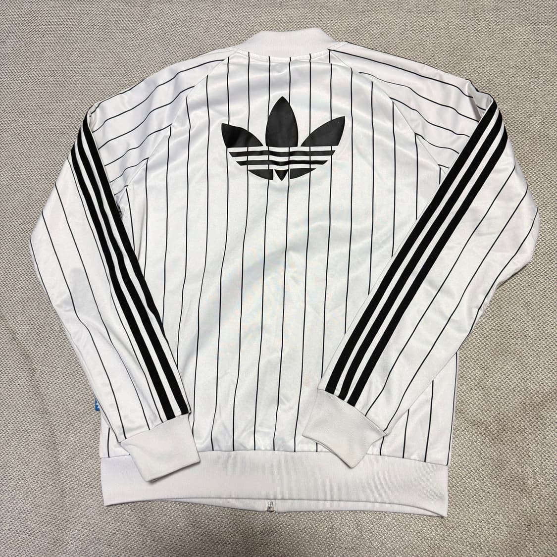 아디다스 빅로고 스트라이프 트랙탑 상품이미지2