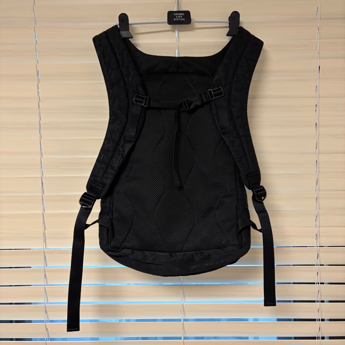 Cp 컴퍼니 C.P. Company 렌즈 와펜 나일론 백팩 가방 블랙 상품이미지2