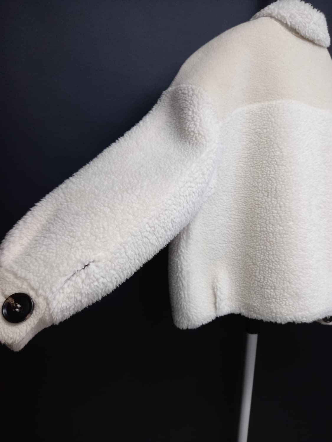 에고이스트 숏 비숑 부클 인조 무스탕 55.66 상품이미지9