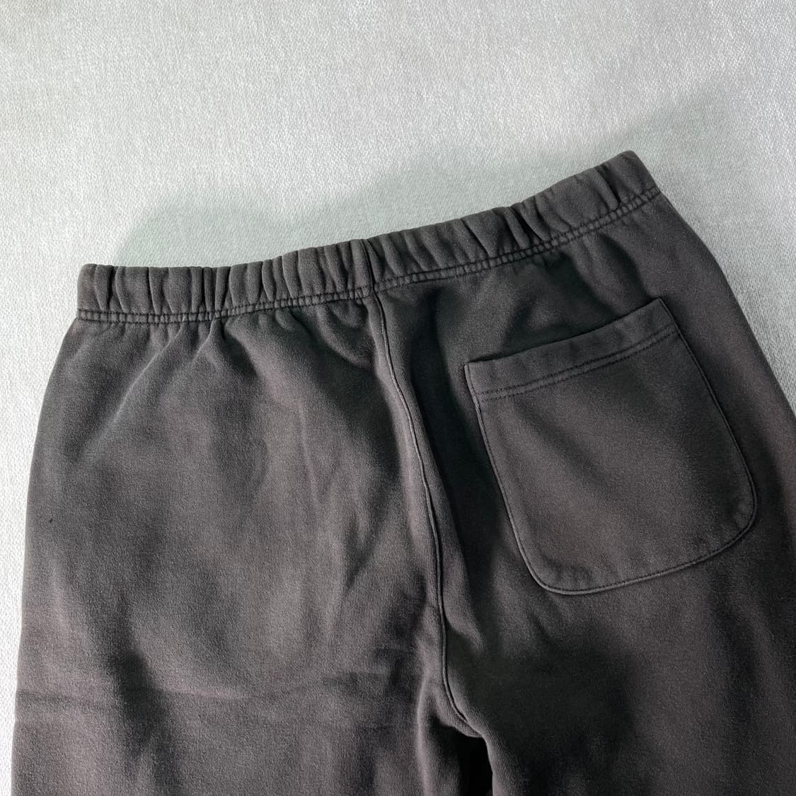 32 피오갓 에센셜 스티치로고 차콜 트랙팬츠 상품이미지5