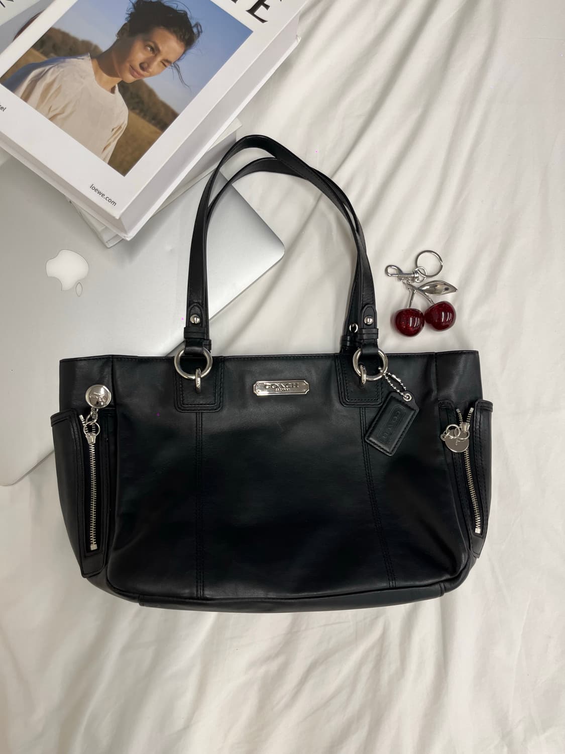 Coach Black Square Shoulder Bag 상품이미지2