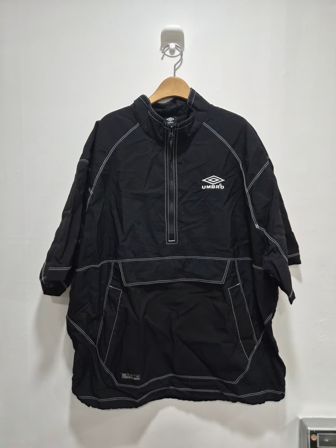 105) 엄브로 아노락 반팔 바람막이 팝니다 상품이미지1