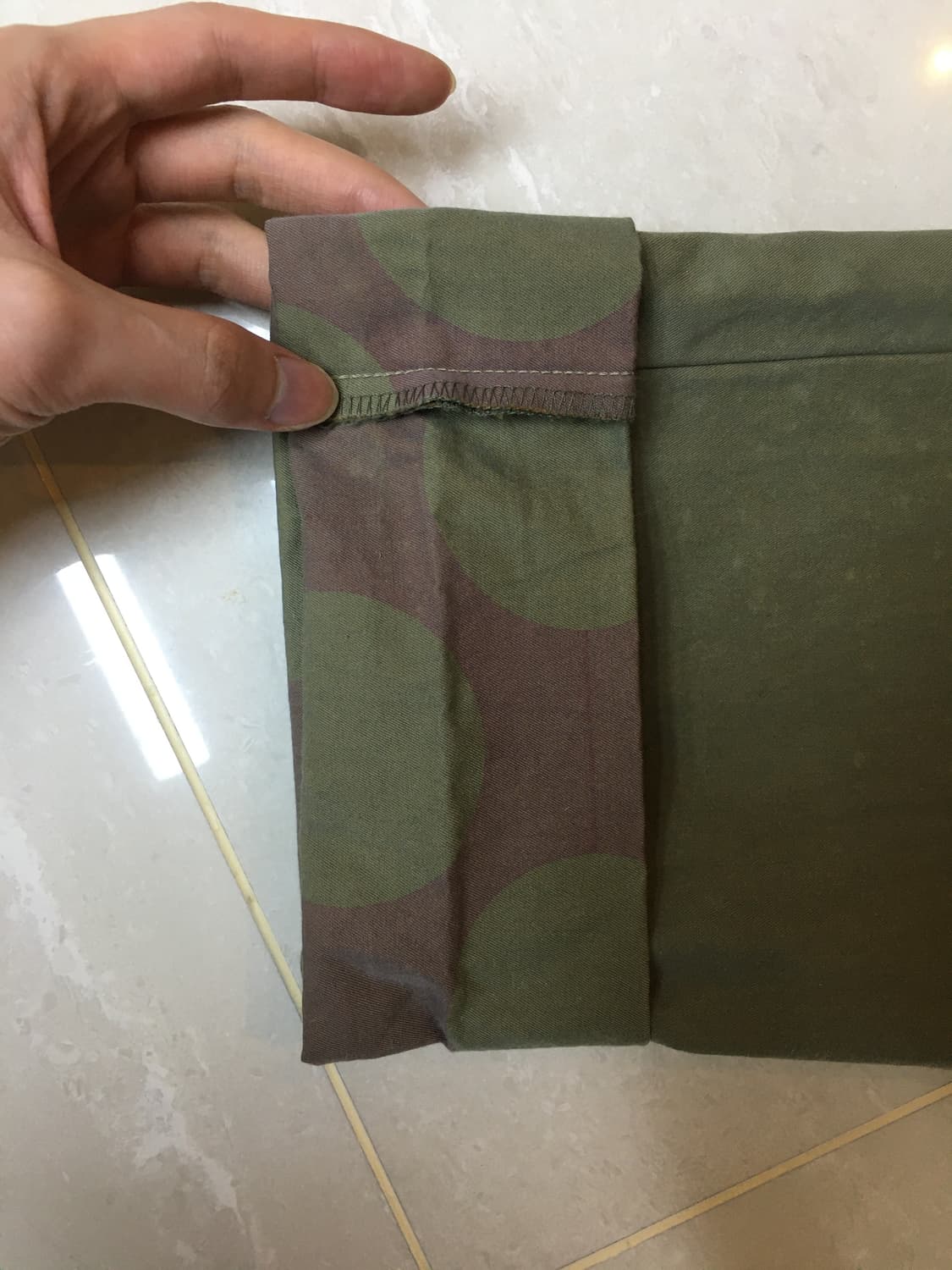 다나카옴므(田中ム), AD2001

도트 팬츠 상품이미지2