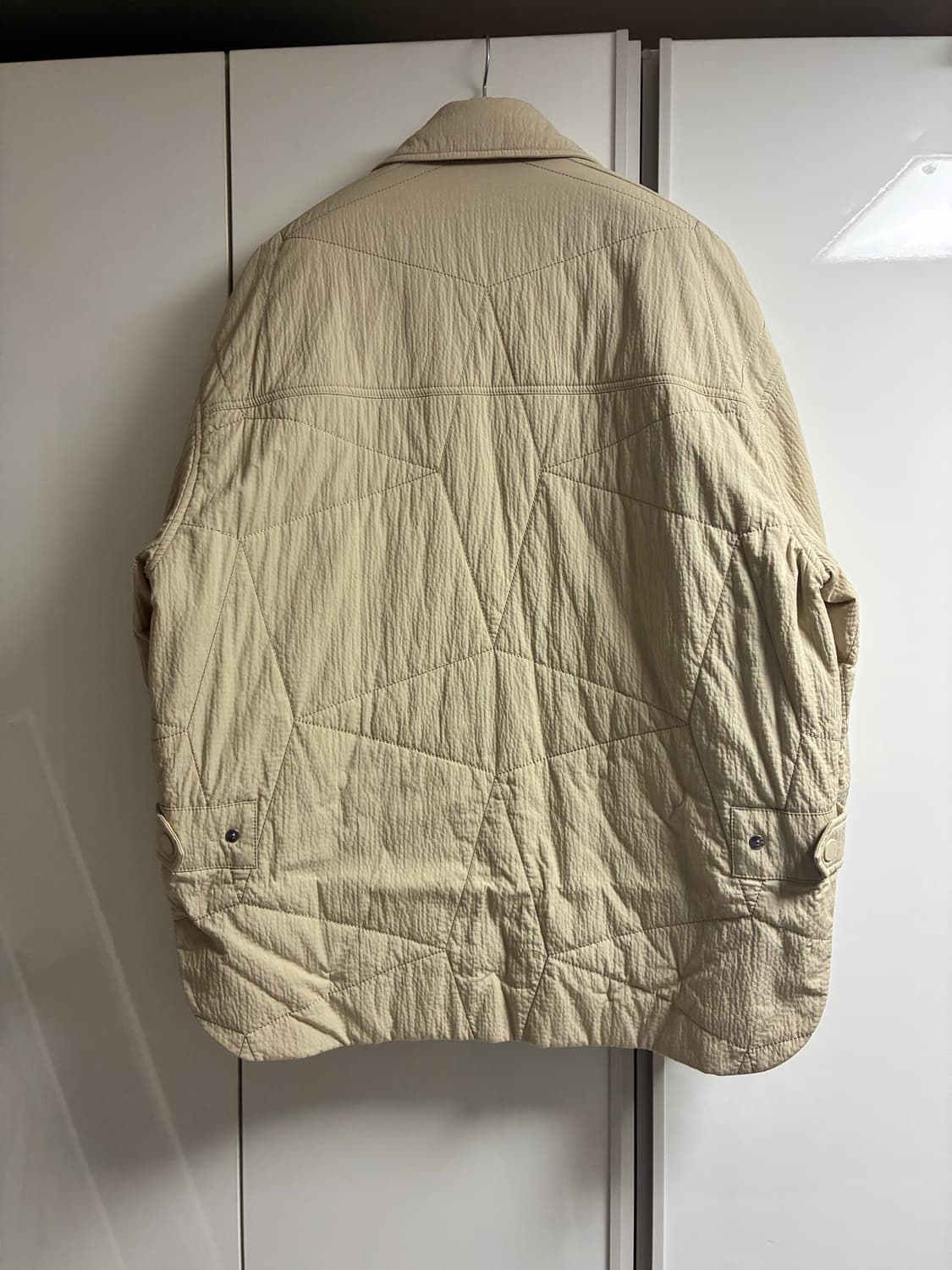 (새상품) 솔리드옴므 퀼팅 경량패딩 자켓 베이지 48사이즈 상품이미지3