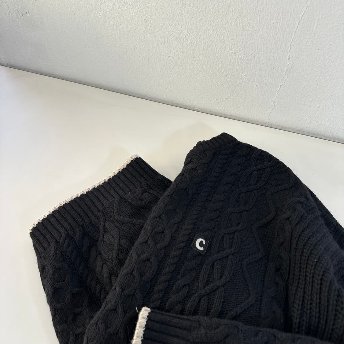 M 커버낫 블랙 오버핏 꽈배기니트 상품이미지2