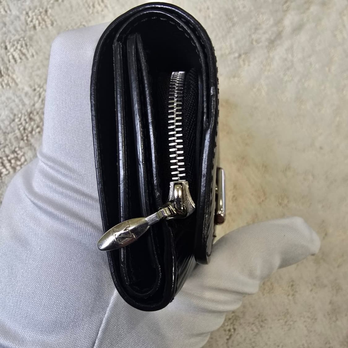 [중고/정품] 루이비통 에피 트위스트 XS 지갑 상품이미지7