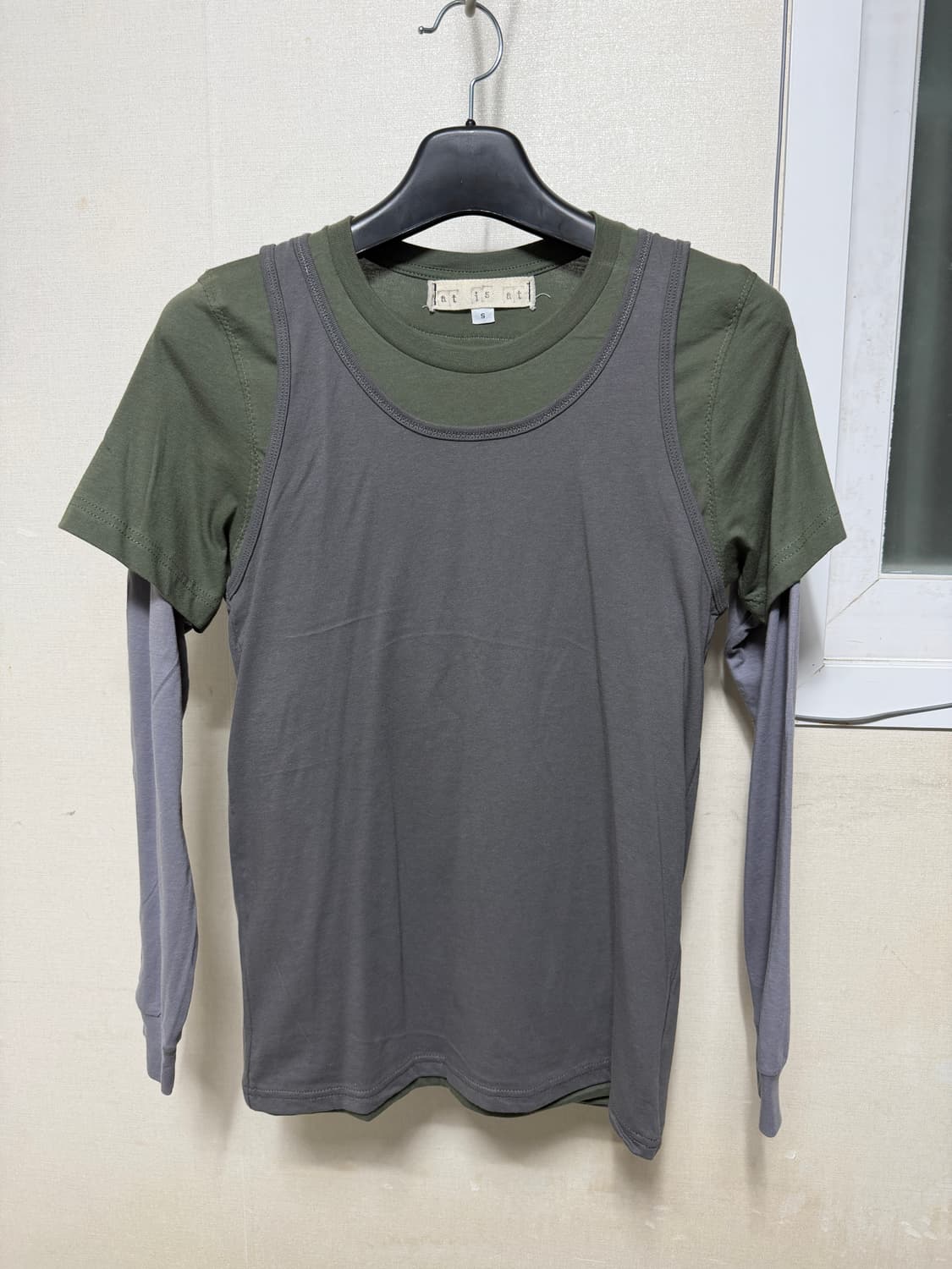 at is at 트리플 레이어드 티셔츠 (그레이,그린) 상품이미지4