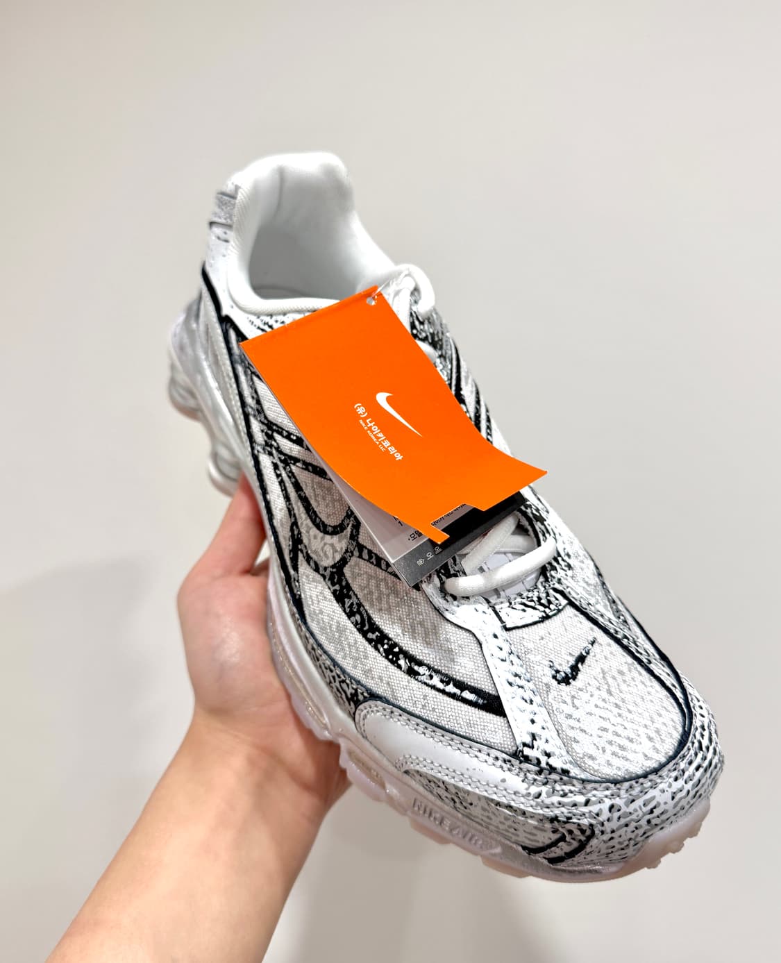 (270,275)(새상품)나이키 샥스 라이드 2 메탈릭 플레티넘 상품이미지3