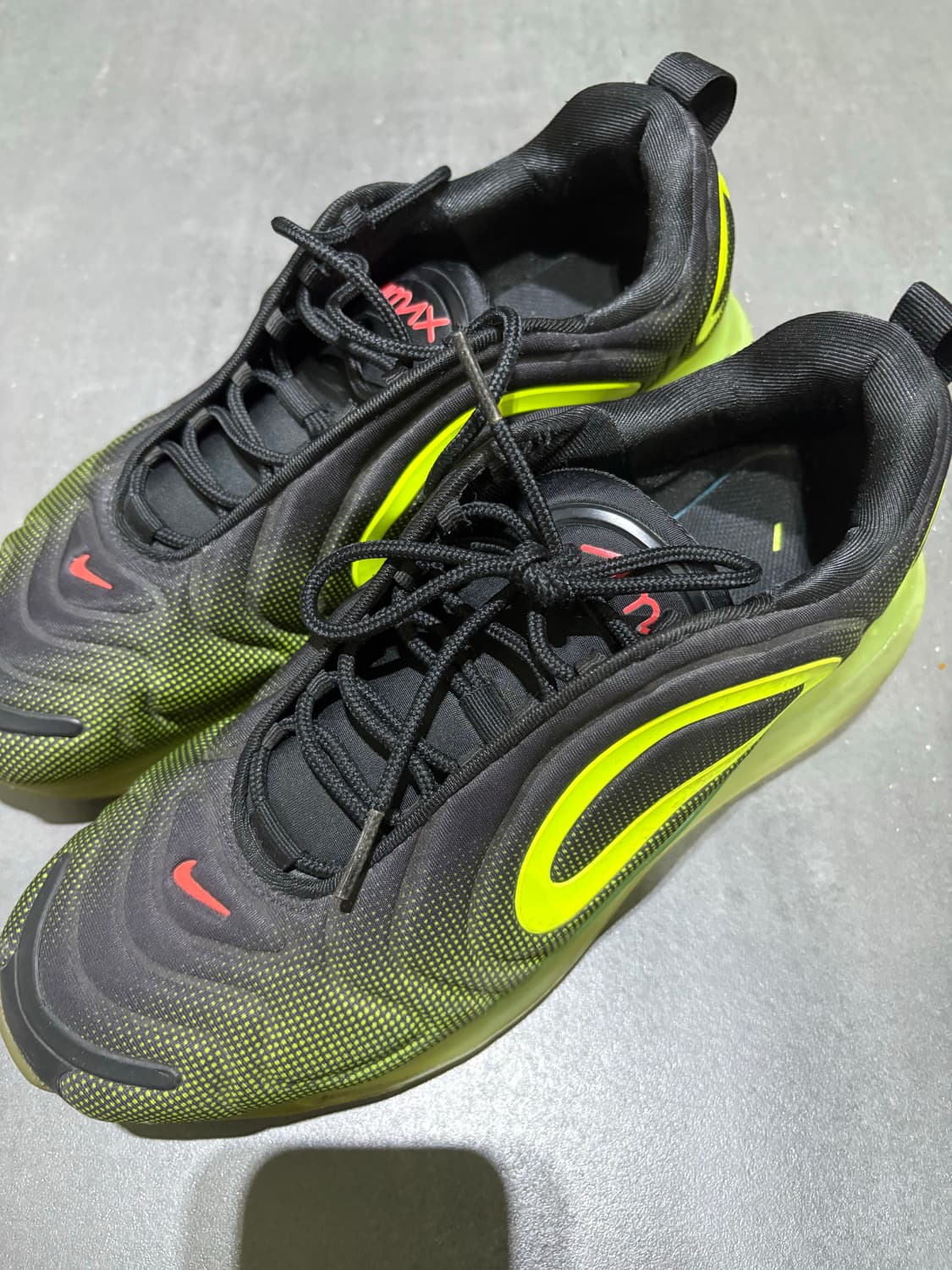 나이키에어맥스720 270사이즈입니다 상품이미지1