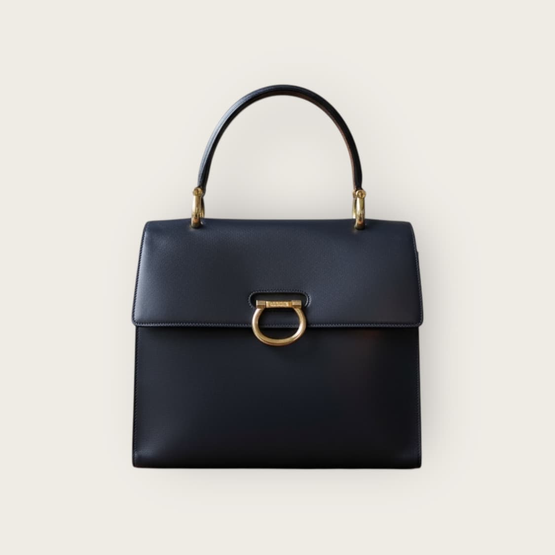 셀린느 플랩 레더 캘리 토트백 상품이미지1