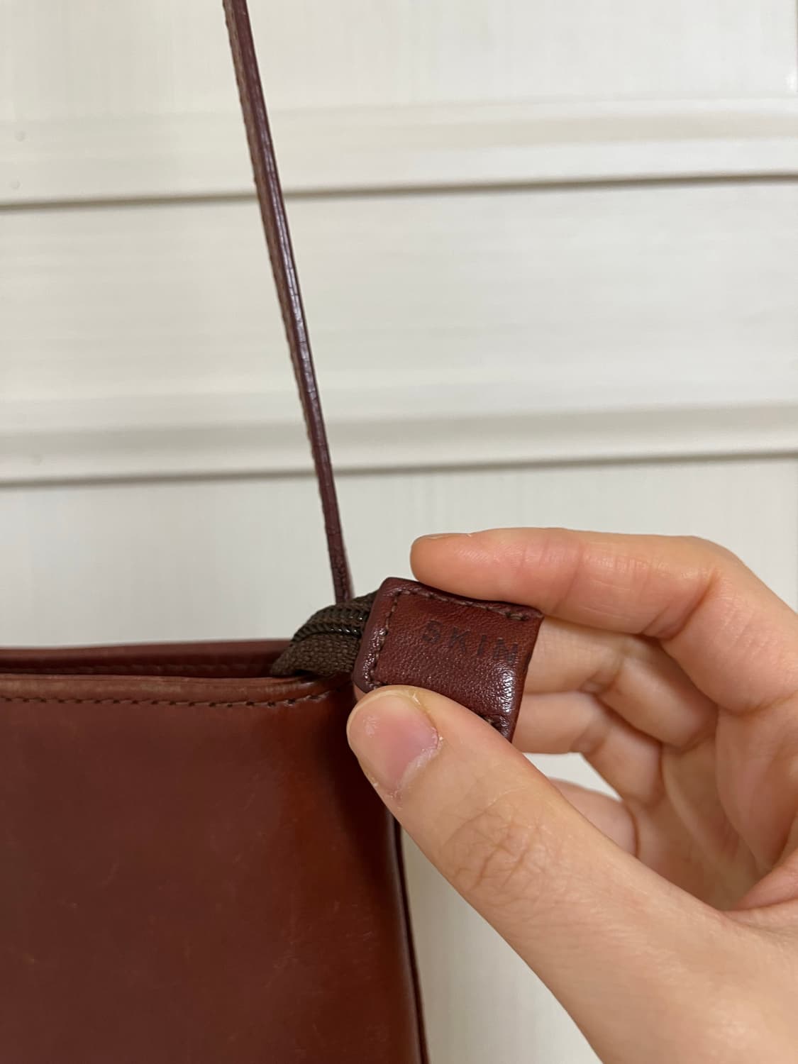 스키니피그 브라운 소가죽 리얼레더 크로스백 상품이미지5