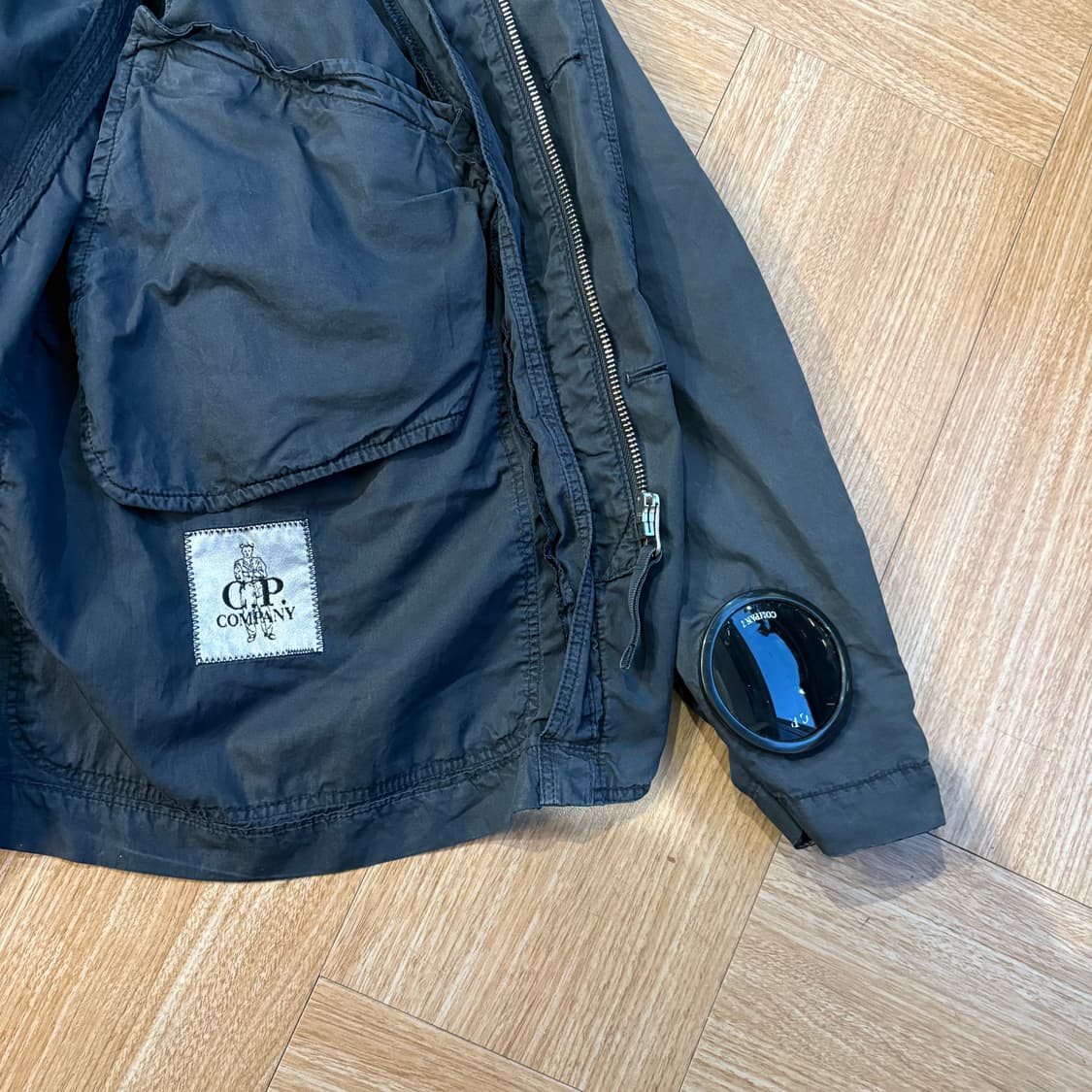 씨피컴퍼니 네이비 페이딩 고글 Mille Miglia 후디 자켓 상품이미지9