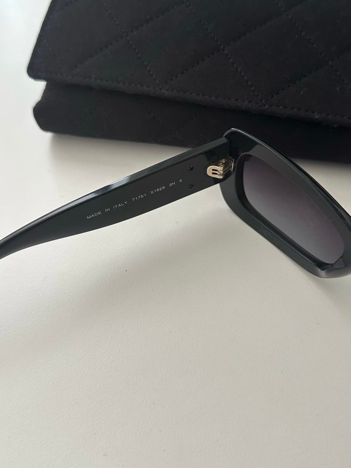 CHANEL Butterfly Sunglasses 상품이미지8