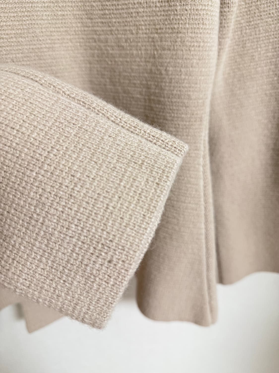 사선 언발란스 랩 슬림라인 니트자켓 상품이미지6