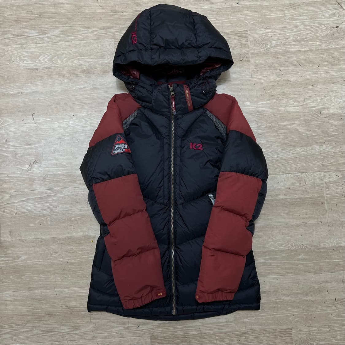 K2 아웃도어 여성 덕다운 배색 후드 패딩 점퍼 [블랙/레드] S/90 상품이미지1