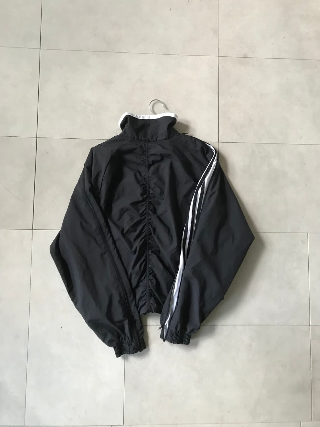 아디다스 지퍼디테일 바람막이 상품이미지9