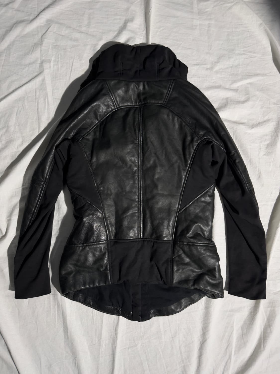 일라리아 니스트리 하이넥 드레이프 레더자켓 상품이미지4