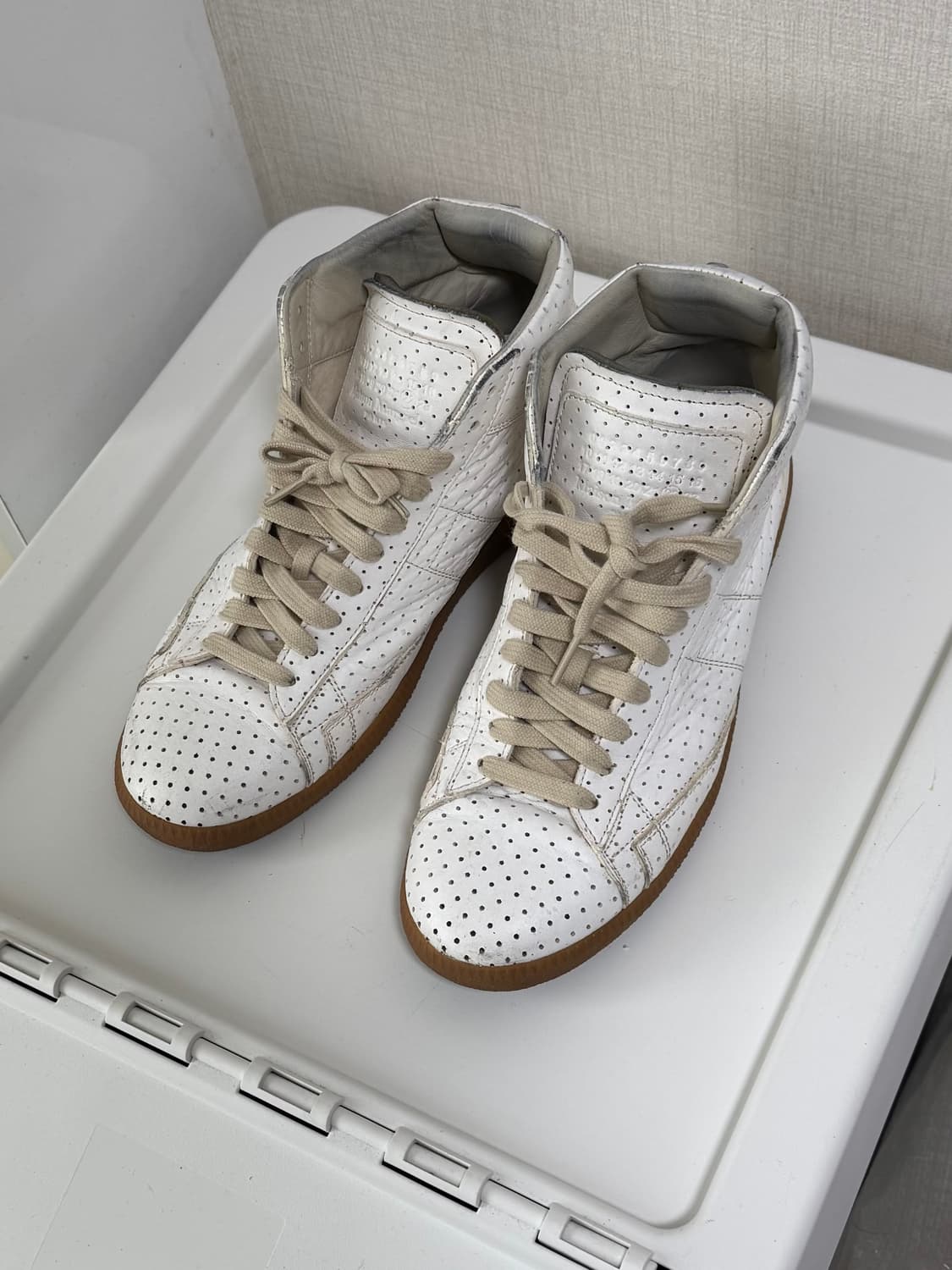 마르지엘라 펀칭 레더 하이탑 상품이미지3