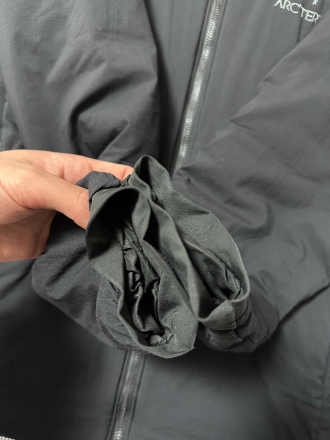 아크테릭스 아톰 AR 후디 블랙  상품이미지8