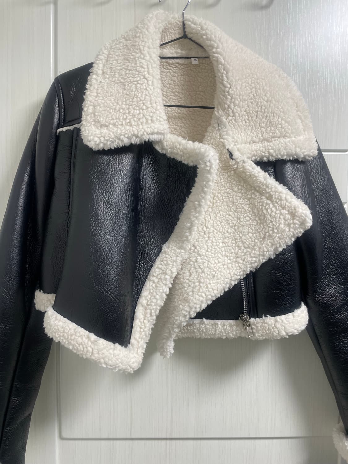 크롭 무스탕 블랙 상품이미지1