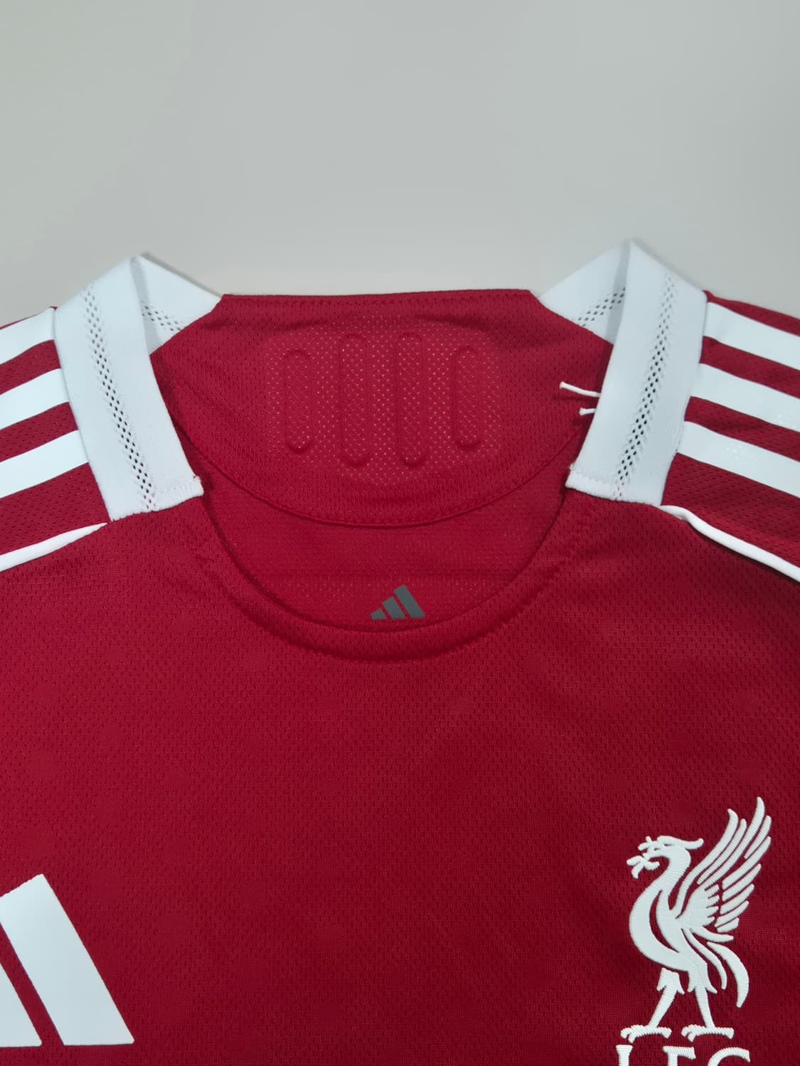 25-26 리버풀 홈 에키티케 챔스패치 긴팔 유니폼 XL사이즈 상품이미지4
