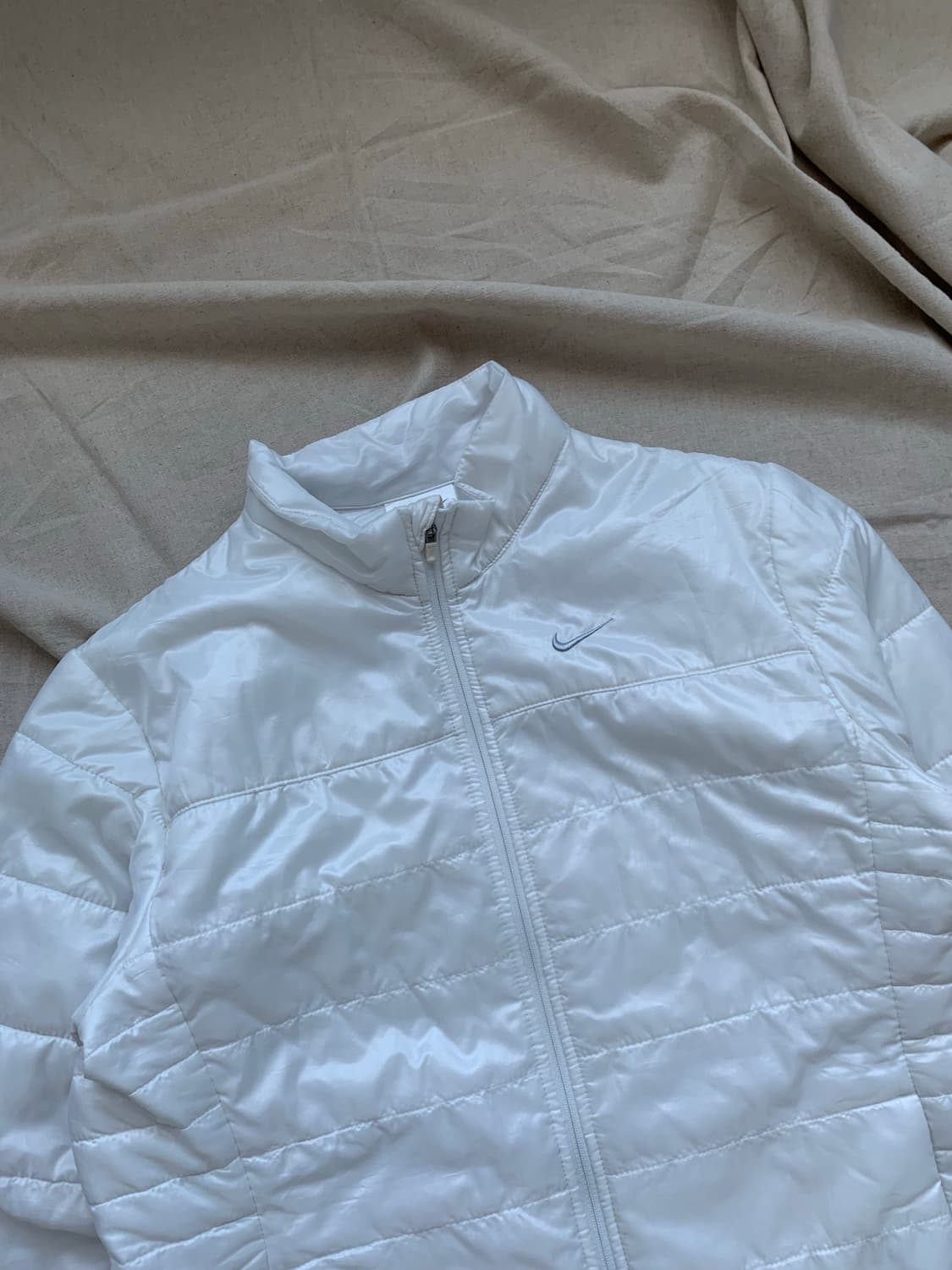 나이키 00년대 올드스쿨 은색 스우시 화이트 경량패딩 상품이미지6