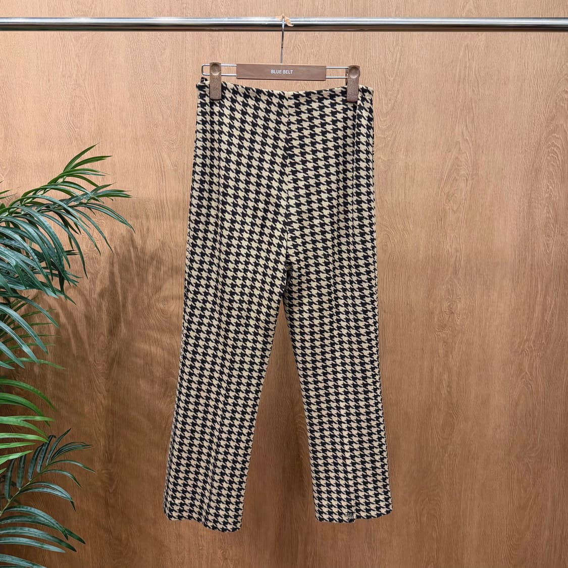 셀린느 세미 와이드 슬랙스 팬츠 하운드 투스 패턴 디테일 베이지 블랙 상품이미지1