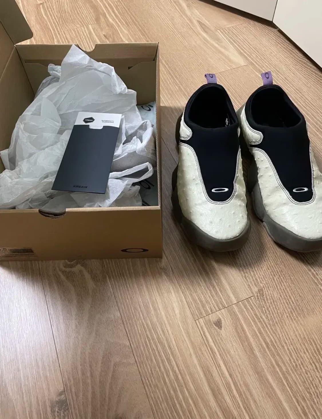 오클리 Ostrich Flesh Ivory(275 size) 상품이미지7