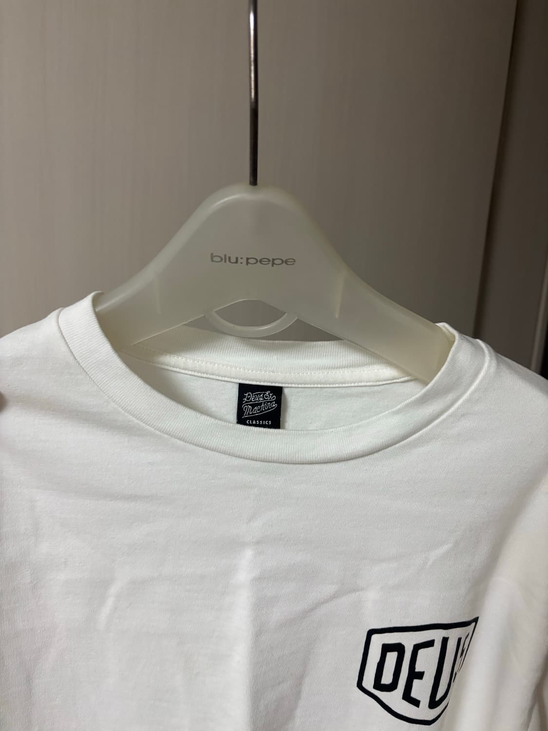 데우스 흰색 슬리브 판매합니다 사이즈 미디움 상품이미지4