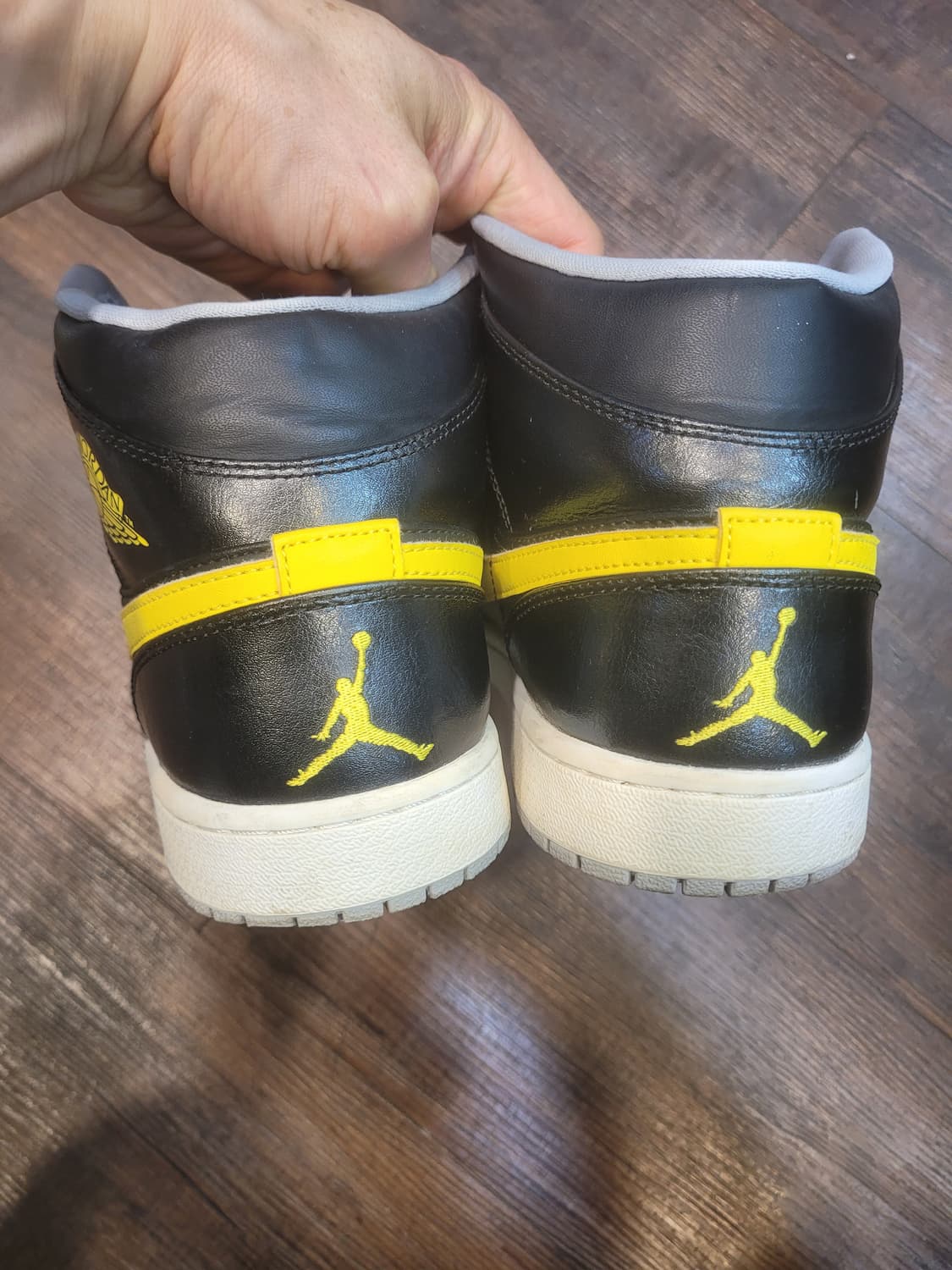 나이키 에어 조던 1 미드 썬더 290 상품이미지2