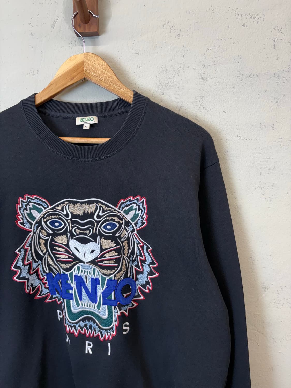 겐조 타이거 자수 맨투맨 블랙 상품이미지2