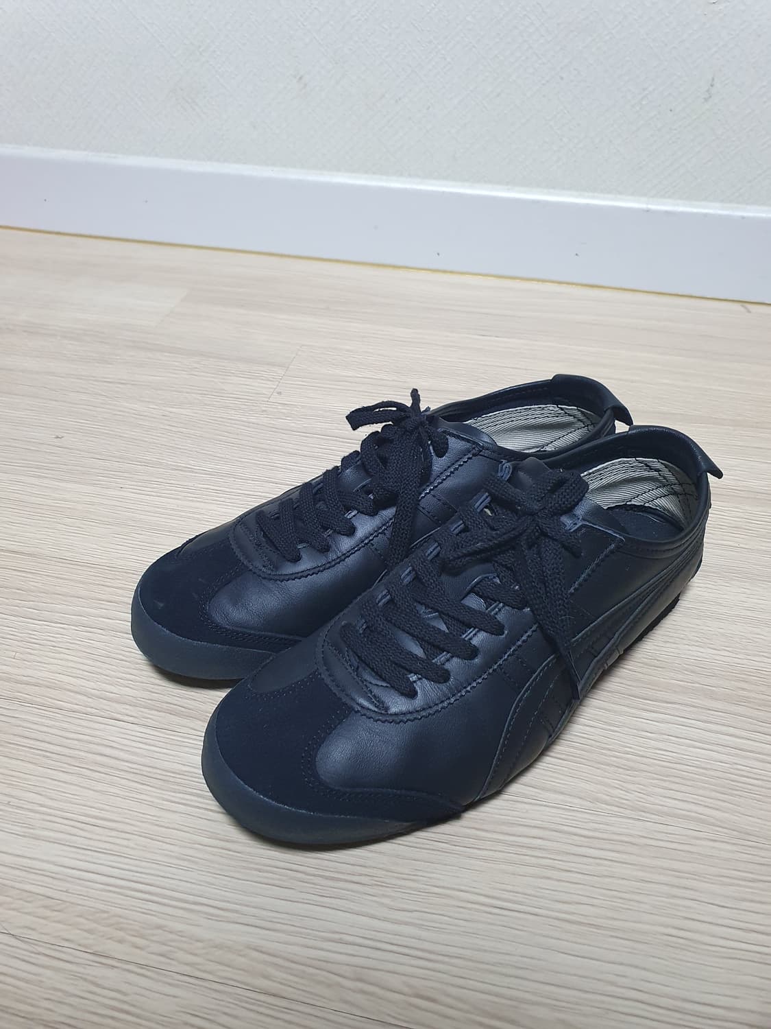 오니츠카타이거 멕시코66 블랙 레더 스니커즈 270 상품이미지4