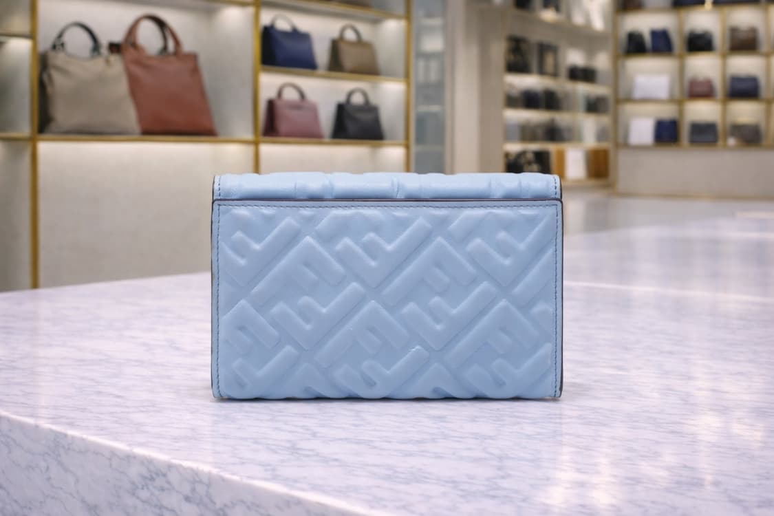 [A급] 펜디 FF 로고 엠보싱 반지갑 판매합니다!!! 상품이미지2